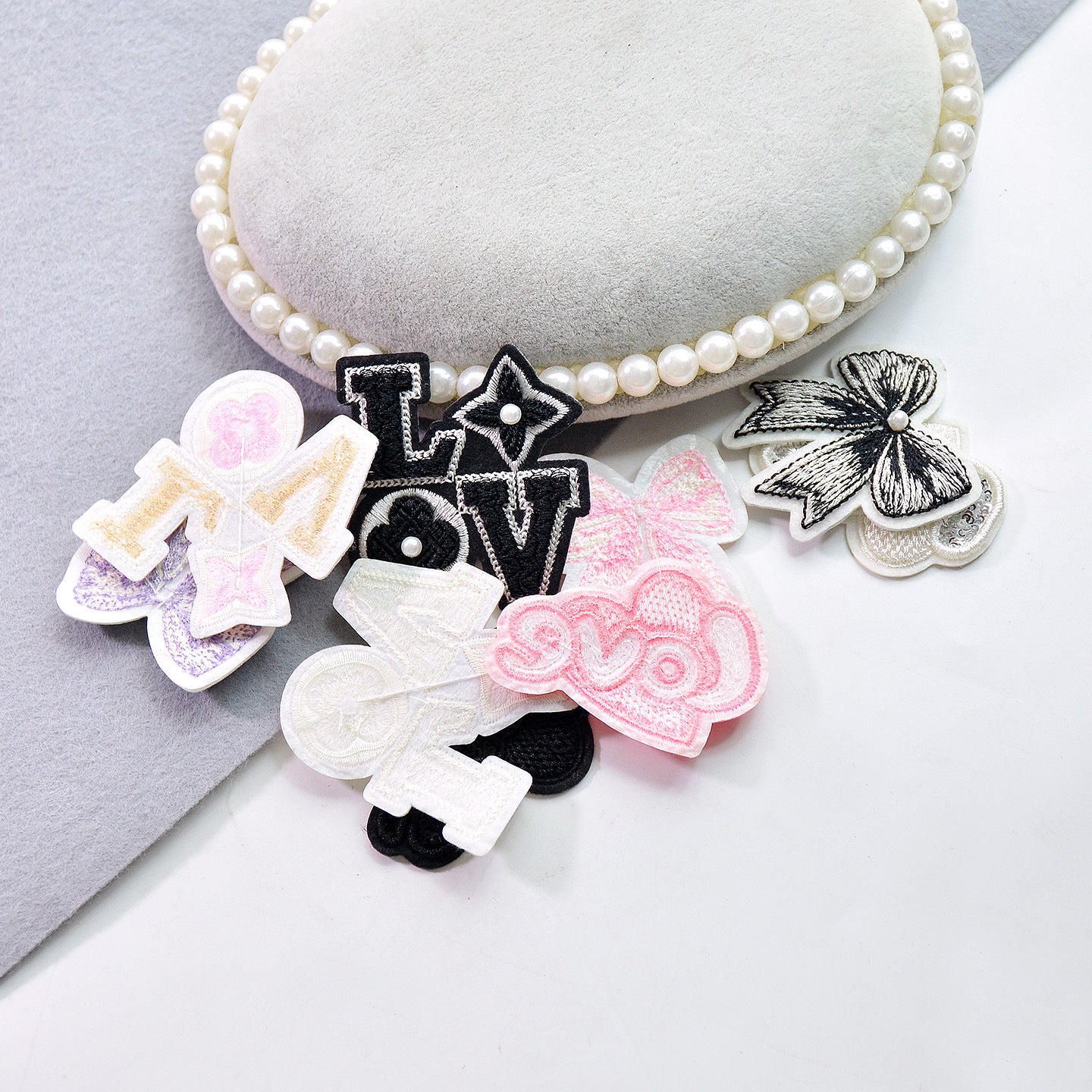 Wholesale Love Letter Bow Embroidered Felt Patch With Pink Sequin Trendy Decorative Accent For Clothing Repair Gift Or Boutique Resale