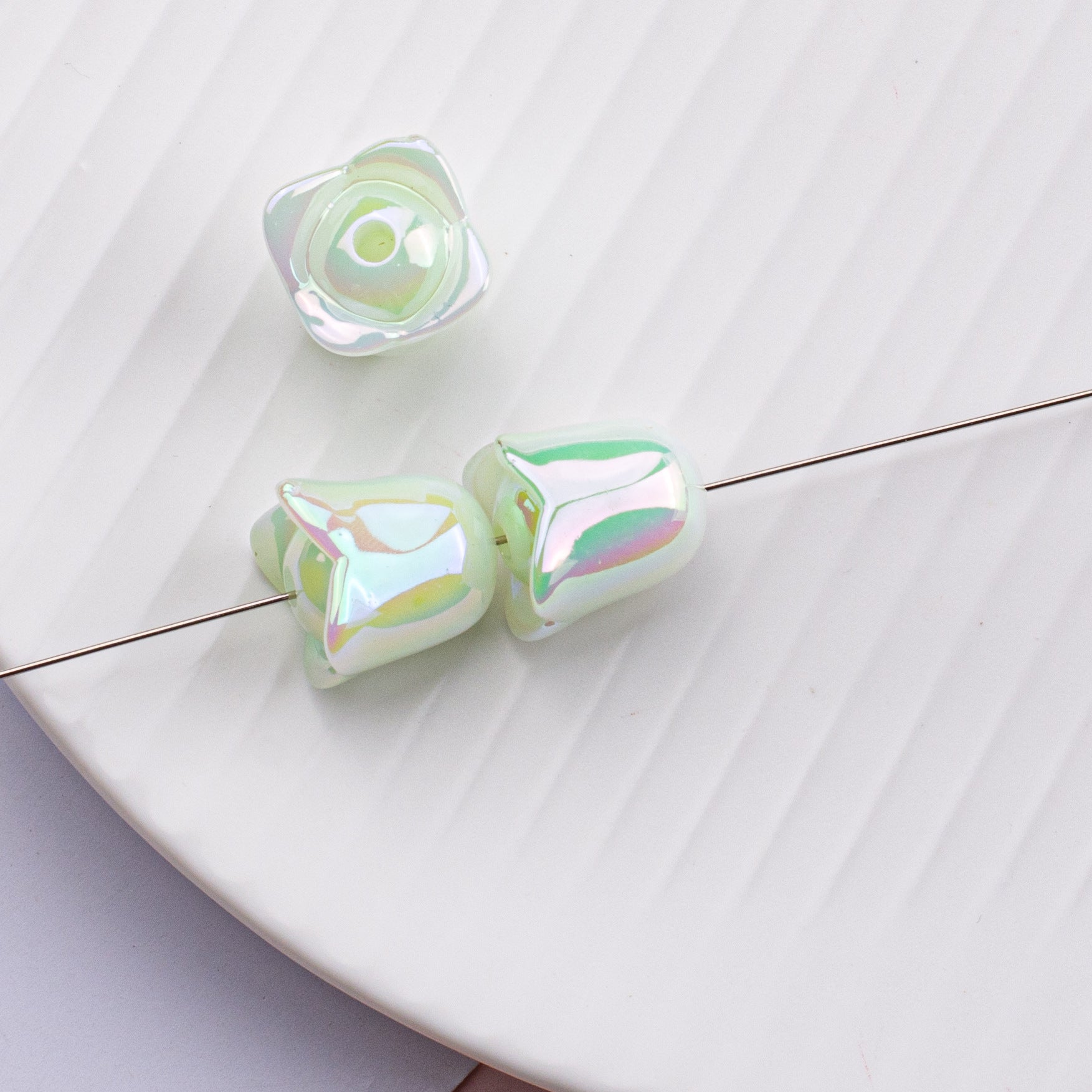 Wholesale 10pcs Acrylic Colorful Shells Mapei Orchid of the Valley Luminous Straight Hole Beads