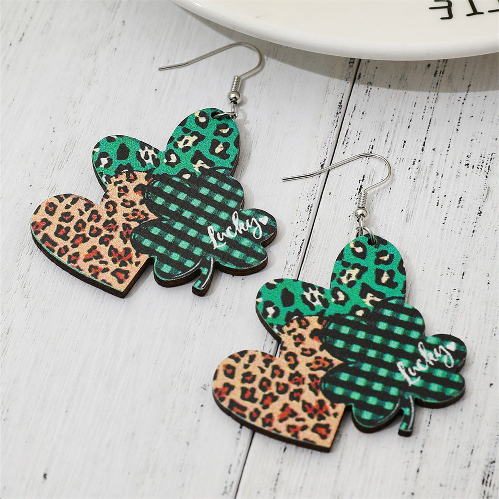 Wholesale Irish Carnival green elf clover earrings wooden love heart St Patrick leaf earrings