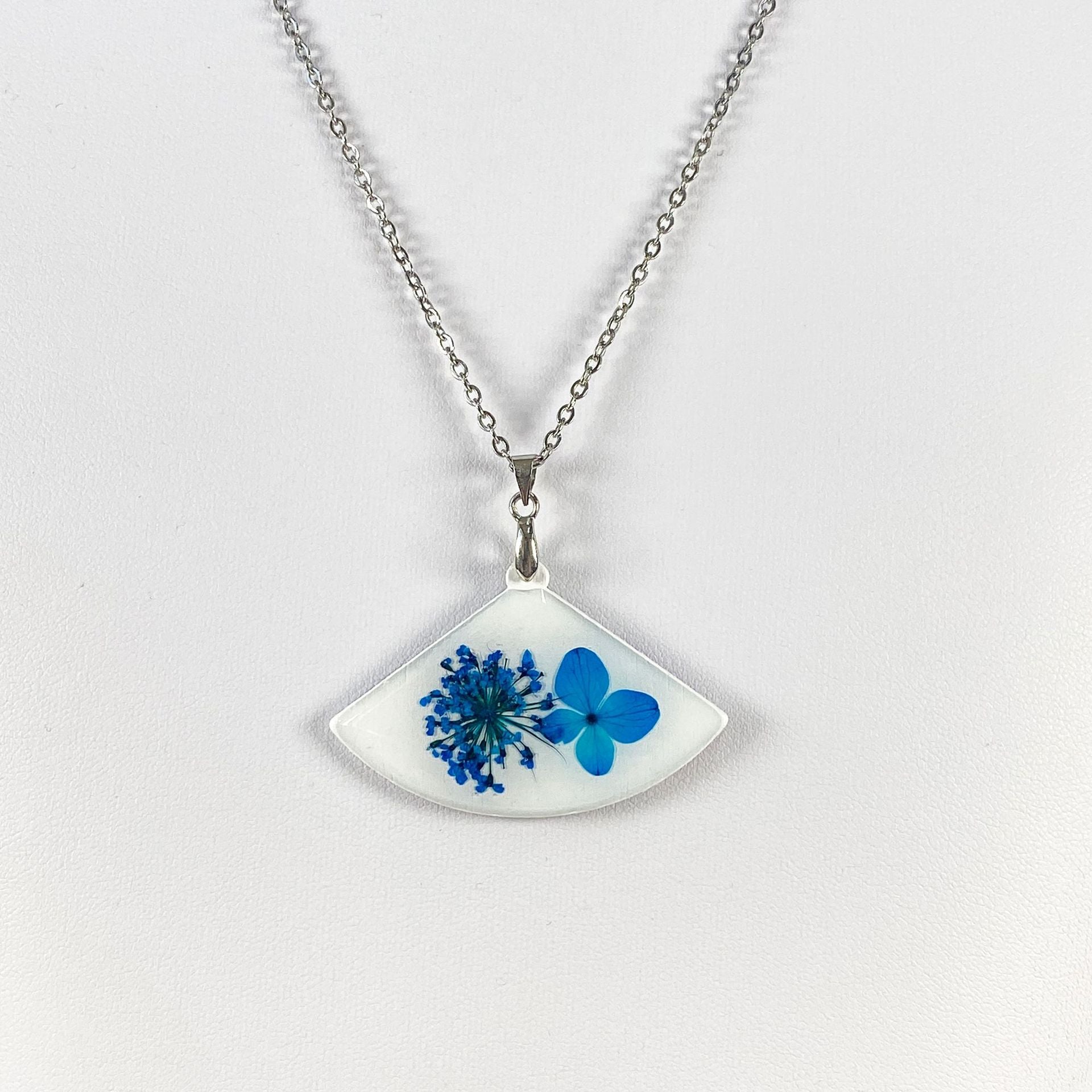 Wholesale 6pcs Fan Shape Creative Natural Dried Flower Specimen Necklace