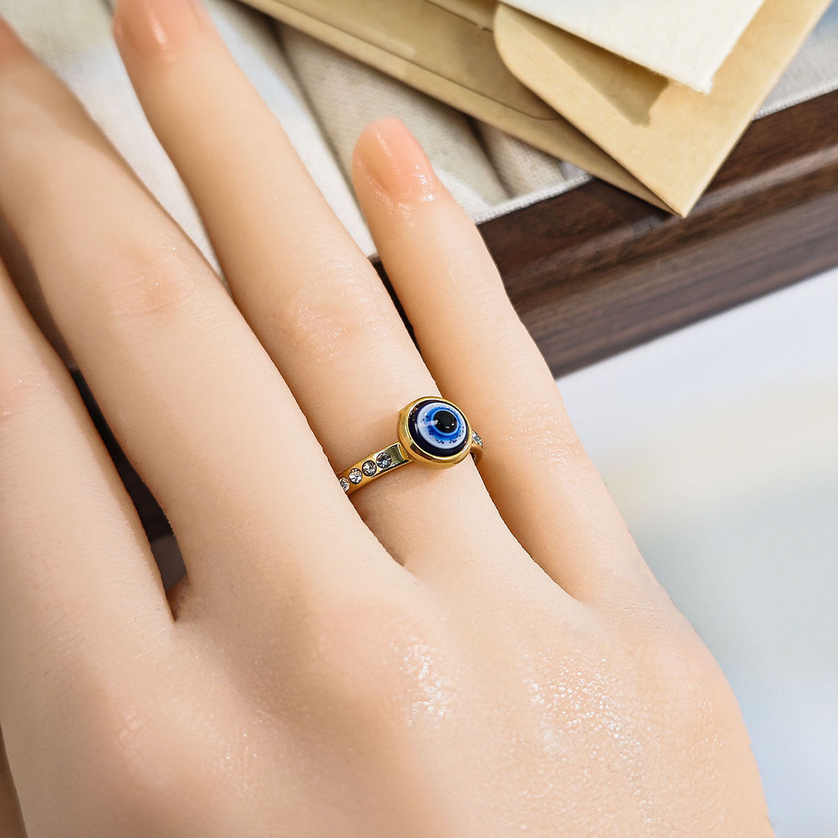 Wholesale Exaggerated personality devil eye diamond ring