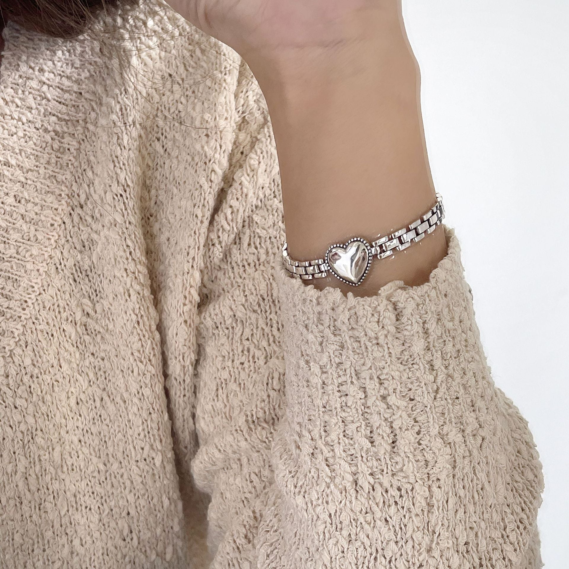 Wholesale Titanium steel heart strap thick chain bracelet