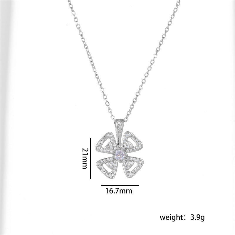 Wholesale women' s flower pendant niche design clavicle chain