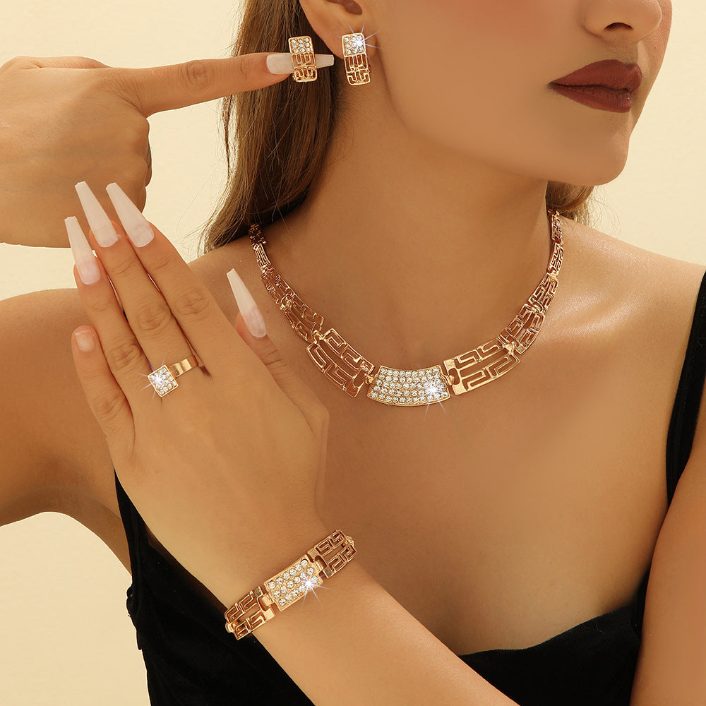 Wholesale  Luxury Jewelry Alloy Jewelry Set Full Diamond Necklace Earrings Ring Bracelet Four-Piece Set