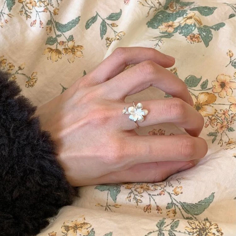 Wholesale Vintage Drawing Flower Opening Ring Niche Design Finger Ring