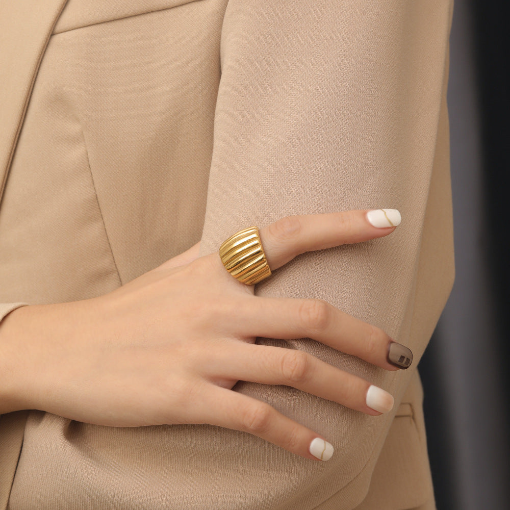 Wholesale French Titanium Steel Plated 18k Gold Geometric Thick Line Ring