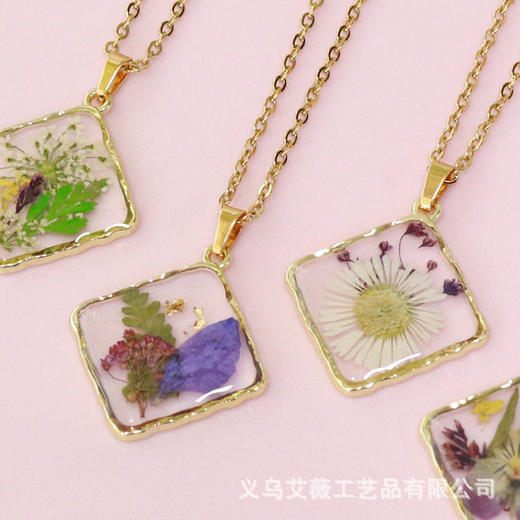 Wholesale 6pcs Natural Plant Specimen Real Flower Resin Dripping Glue Necklace