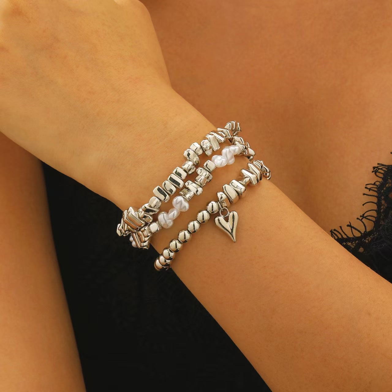 Wholesale Silver Geometric Heart Pendant Necklace