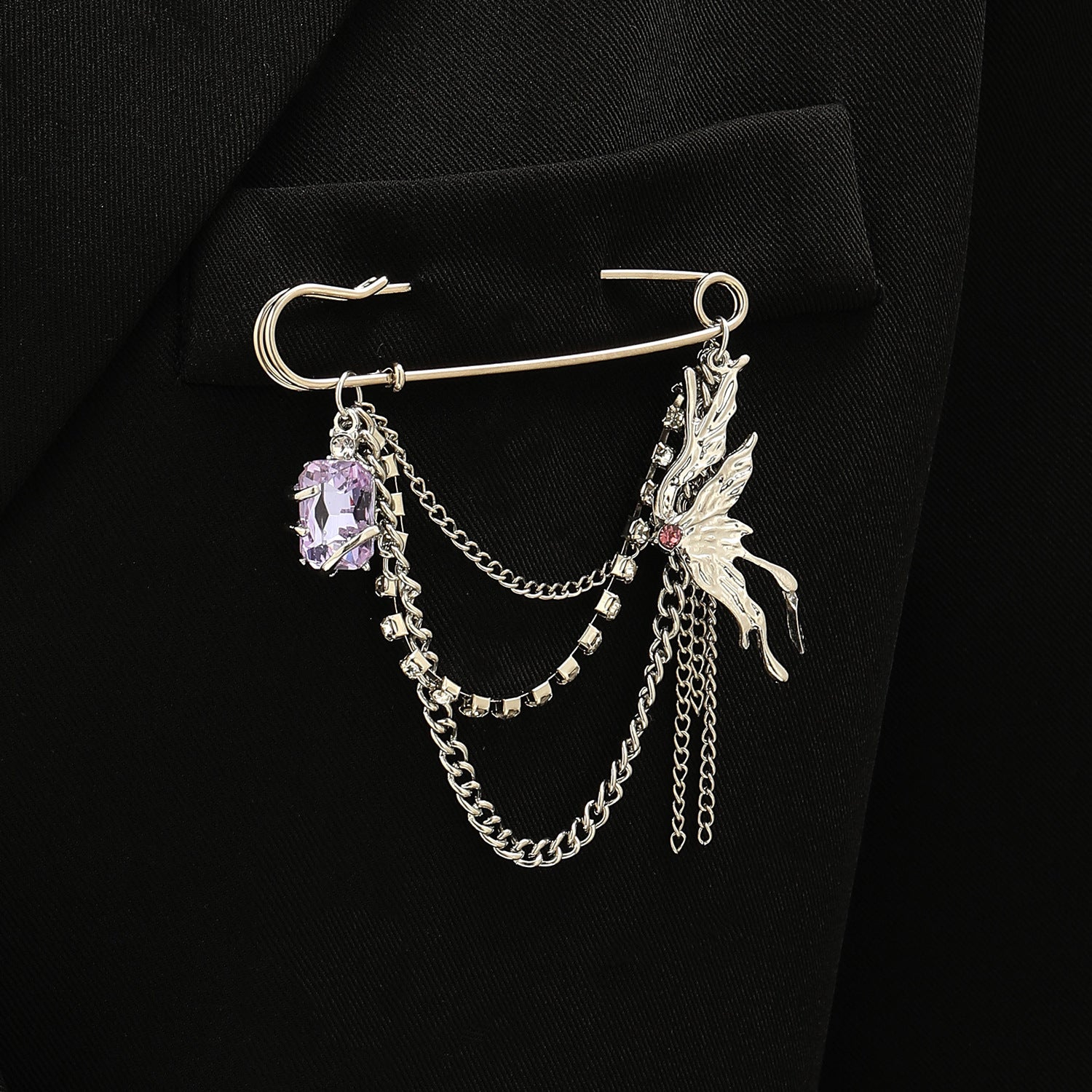 Wholesale Electroplated Alloy Heart Brooch Pin With Chain Tassel Unisex Punk Style Suit Coat Accessory