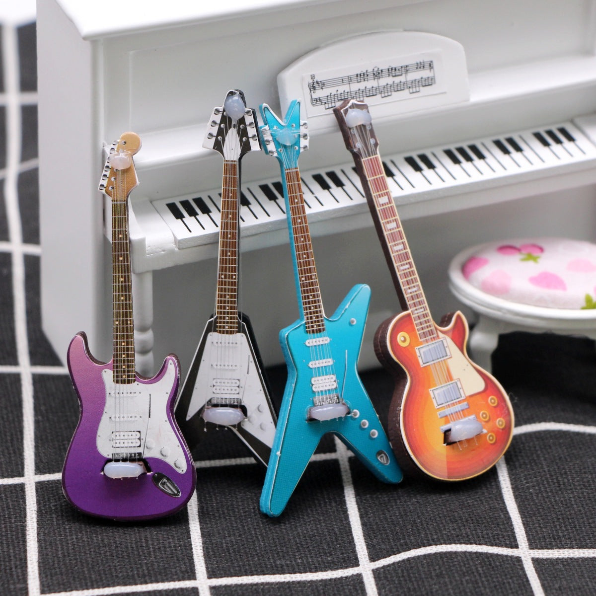 Wholesale 5pcs/pack doll house mini simulation electric guitar Doll Accessories