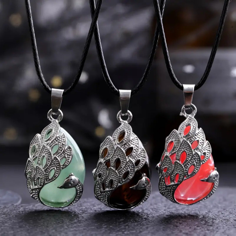 Wholesale Vintage silver-plated cat' s eye peacock pendant necklace