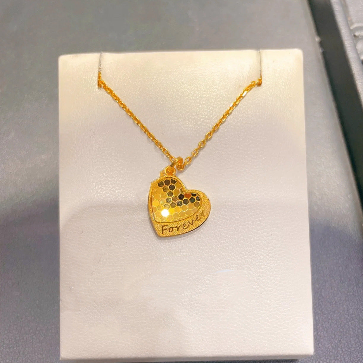 Honeycomb en el porcero Amor de la escala de pescado Collares de acero de titanio a escala de durazno