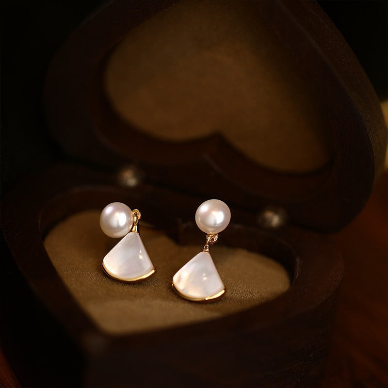 Wholesale pearl earrings niche fashion simple earrings