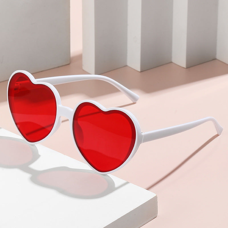 Wholesale Fashionable and classic heart sunglasses