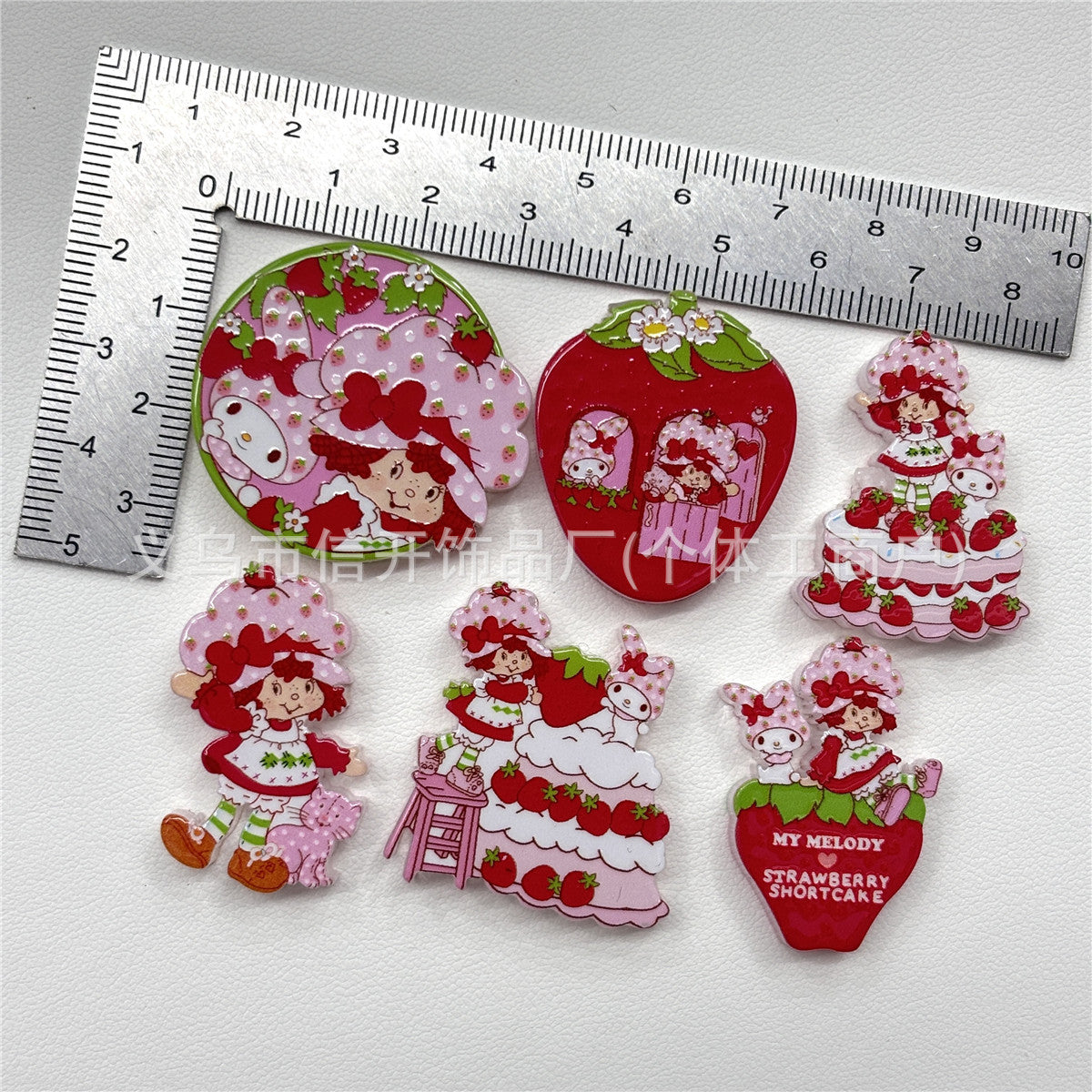 Wholesale 100pcs Acrylic Strawberry Girl Cartoon Beads For DIY Phone Charms Keychains And Bag Accessories