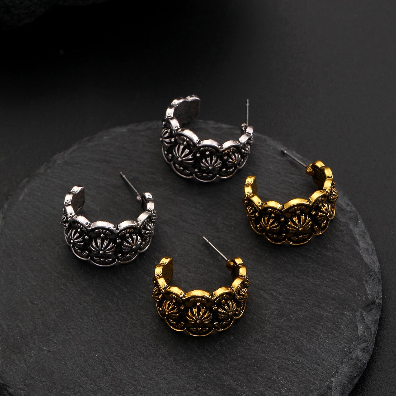 Wholesale Retro ethnic style C-shaped oval carved earrings