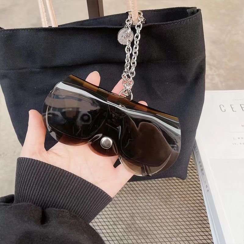 Wholesale Chain Portable Pocket Bag Transparent Waterproof Glasses Case