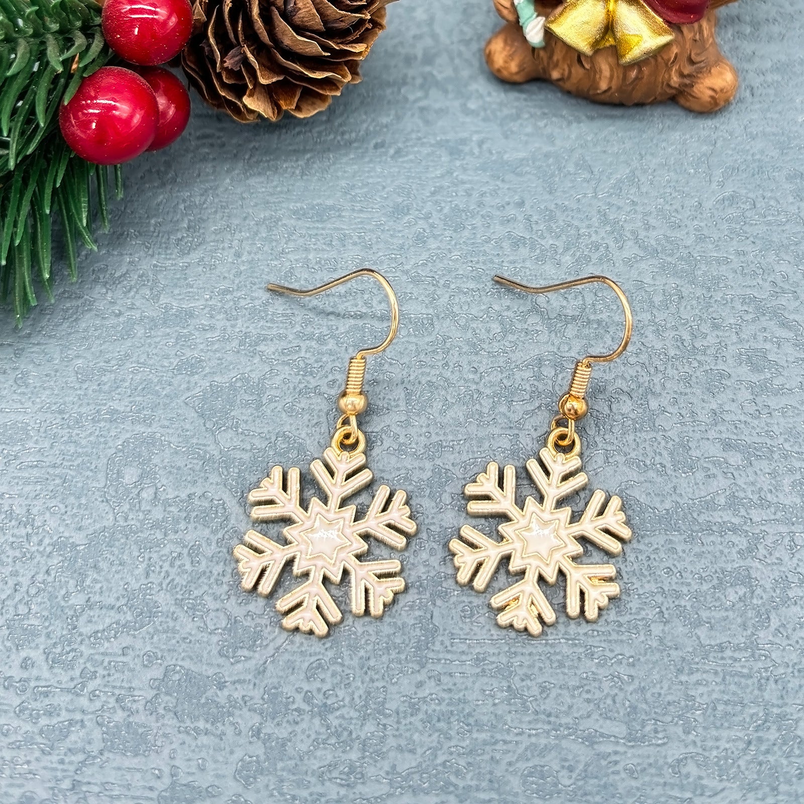 Wholesale Chic Christmas Snowflake Earrings For Women Zinc Alloy Rhinestone Fashion Jewelry Party Gift