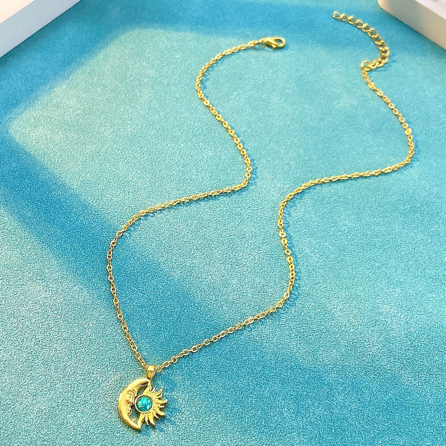 Wholesale Opal Sun Moon Alloy Necklaces