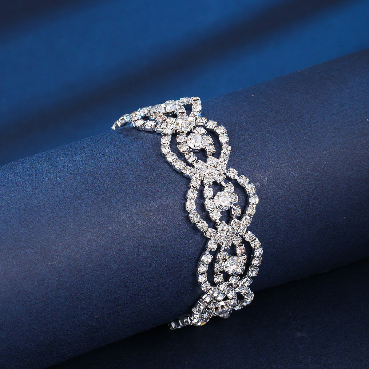 Wholesale Light Luxury Elegant Fashion New Bridal Jewelry Rhinestone Bracelet Wedding Dinner Accessories