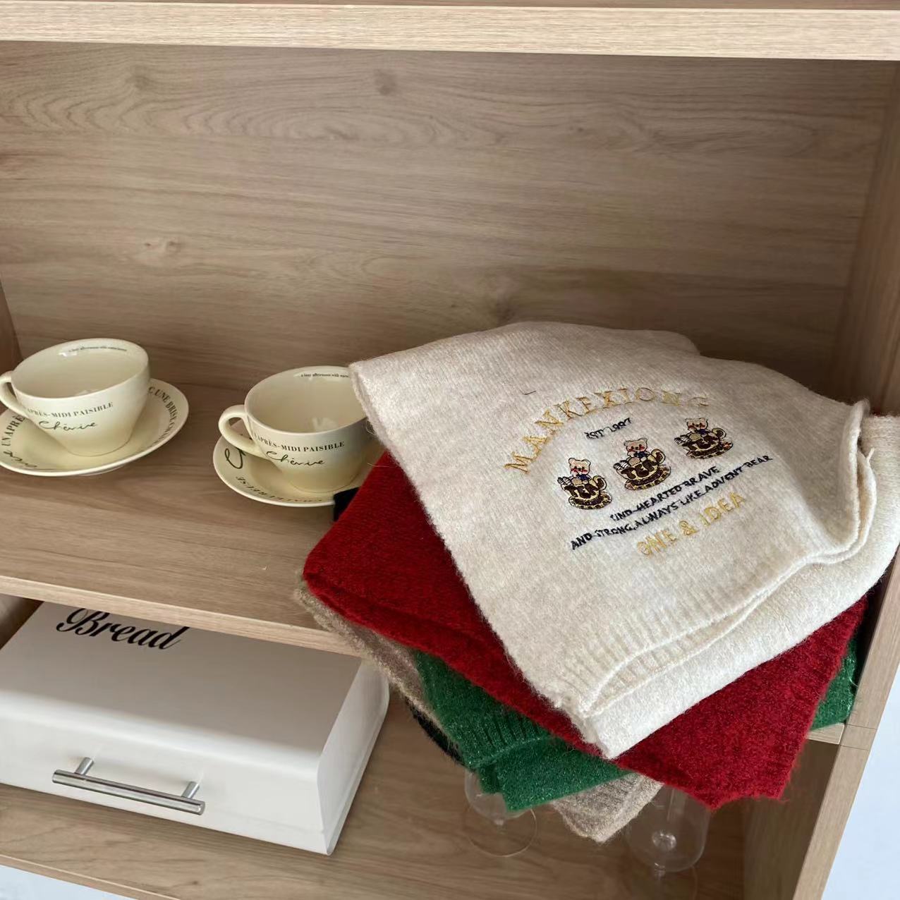 Wholesale Wool Embroidered Knitted Warm Thickened Bear Wool Scarf