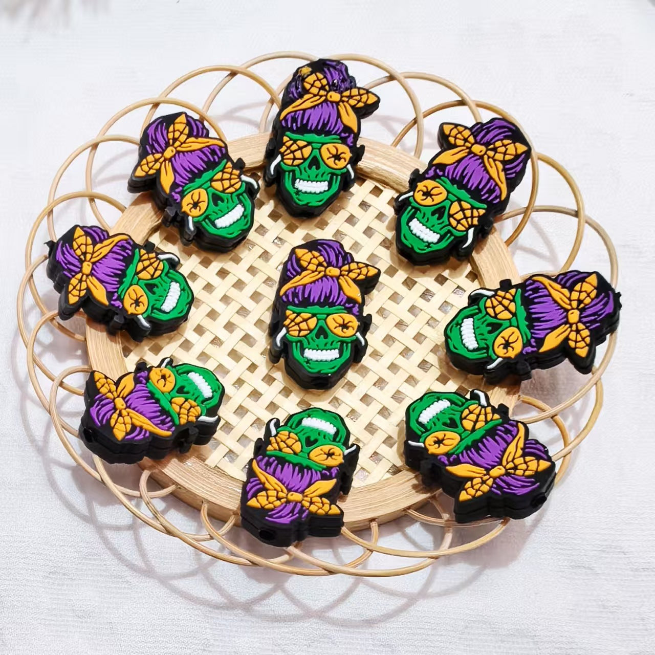 Wholesale 10pcs/pack  green grunt head silicone cartoon beads