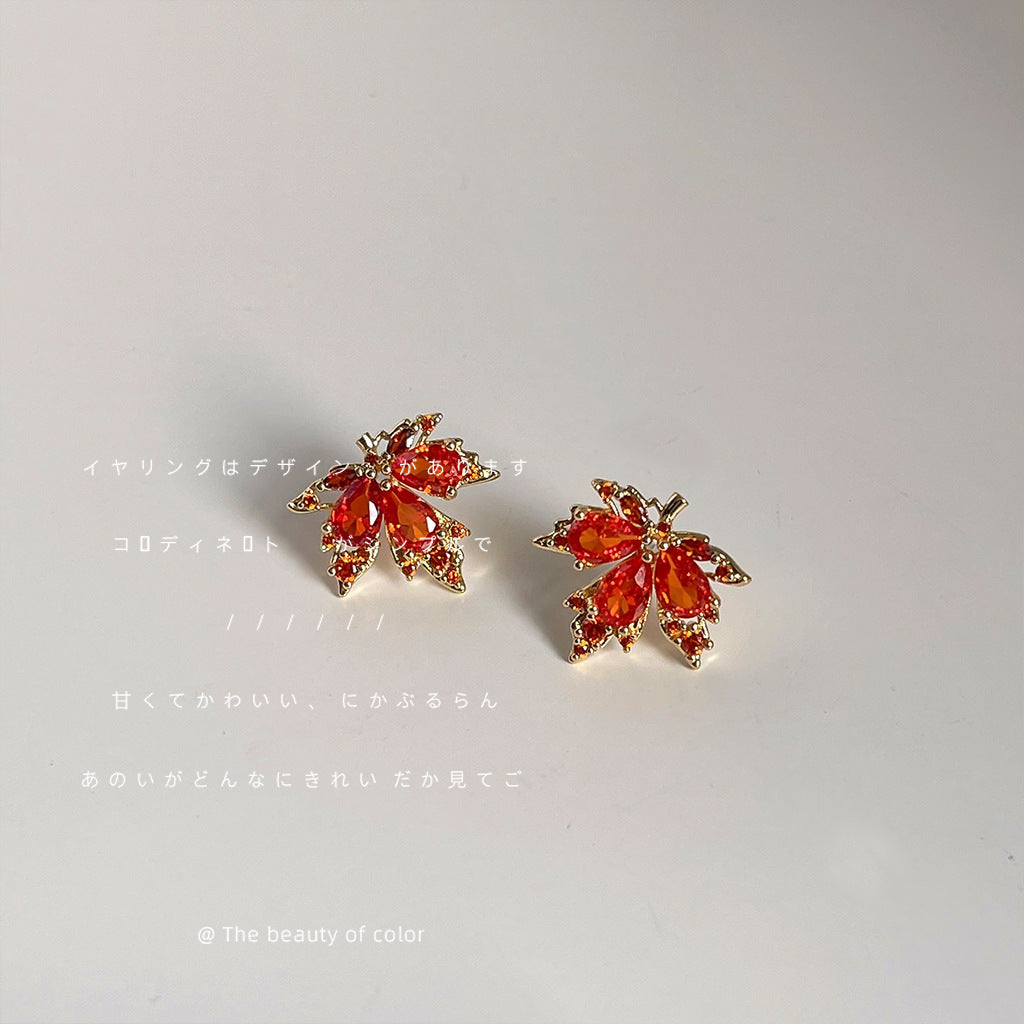 Wholesale Micro inlaid zircon red maple leaf silver needle earrings