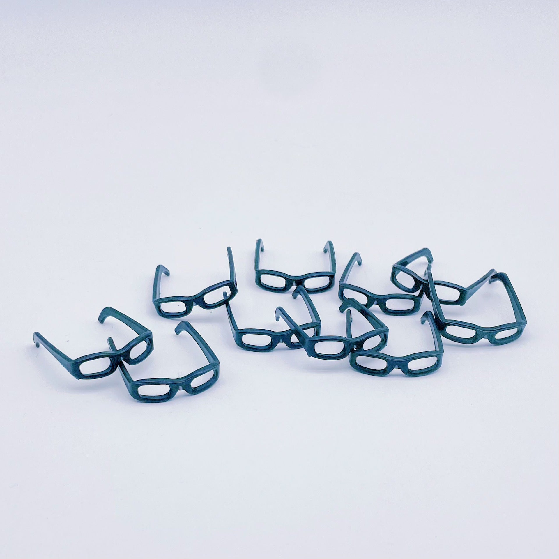 Wholesale  40pcs  Kidsren' s Toys Glasses Bags Boxes Necklaces Crown Rings Earrings Doll clothes