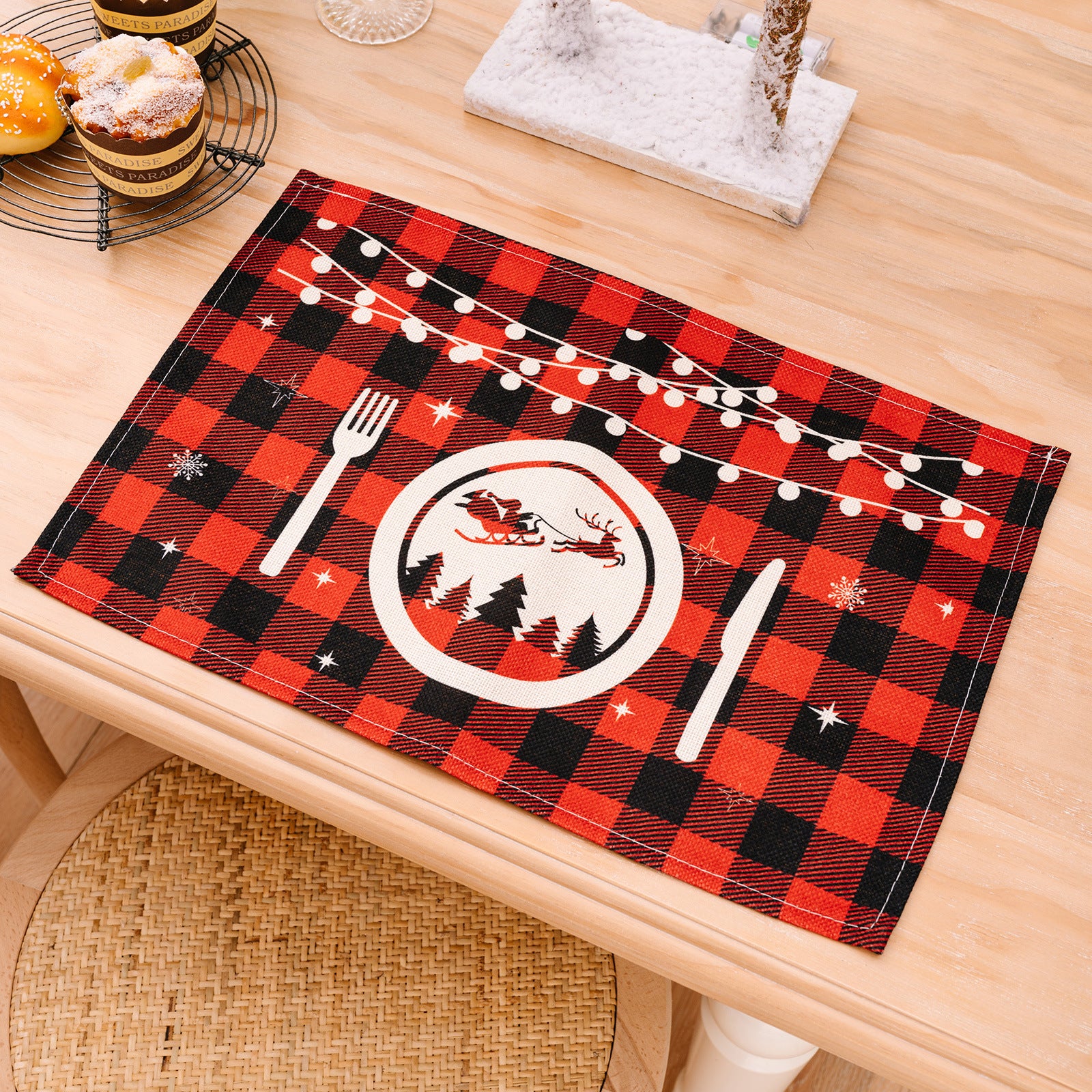 Wholesale Christmas New Santa Claus Fabric Knife and Fork Set Christmas Table Decoration Red and Black Plaid Printing Mat