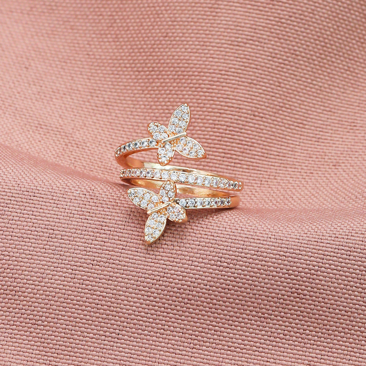 Al por mayor 2023 nuevo anillo de mariposa de diamante de cobre