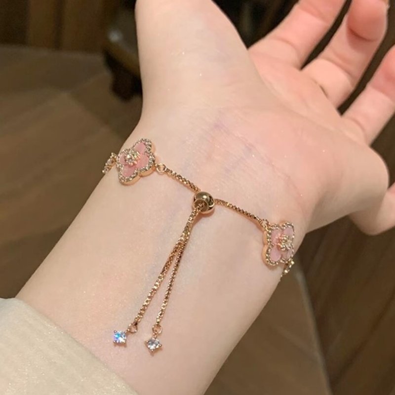 Wholesale Pink Four-leaf Clover Bracelet Micro-inlaid Zircon Hollow Luxury Jewelry
