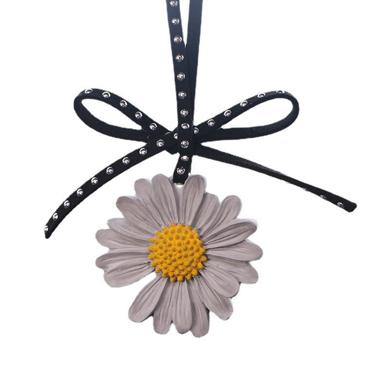 Wholesale Daisy Car Fragrance Expanding Stones Pendant