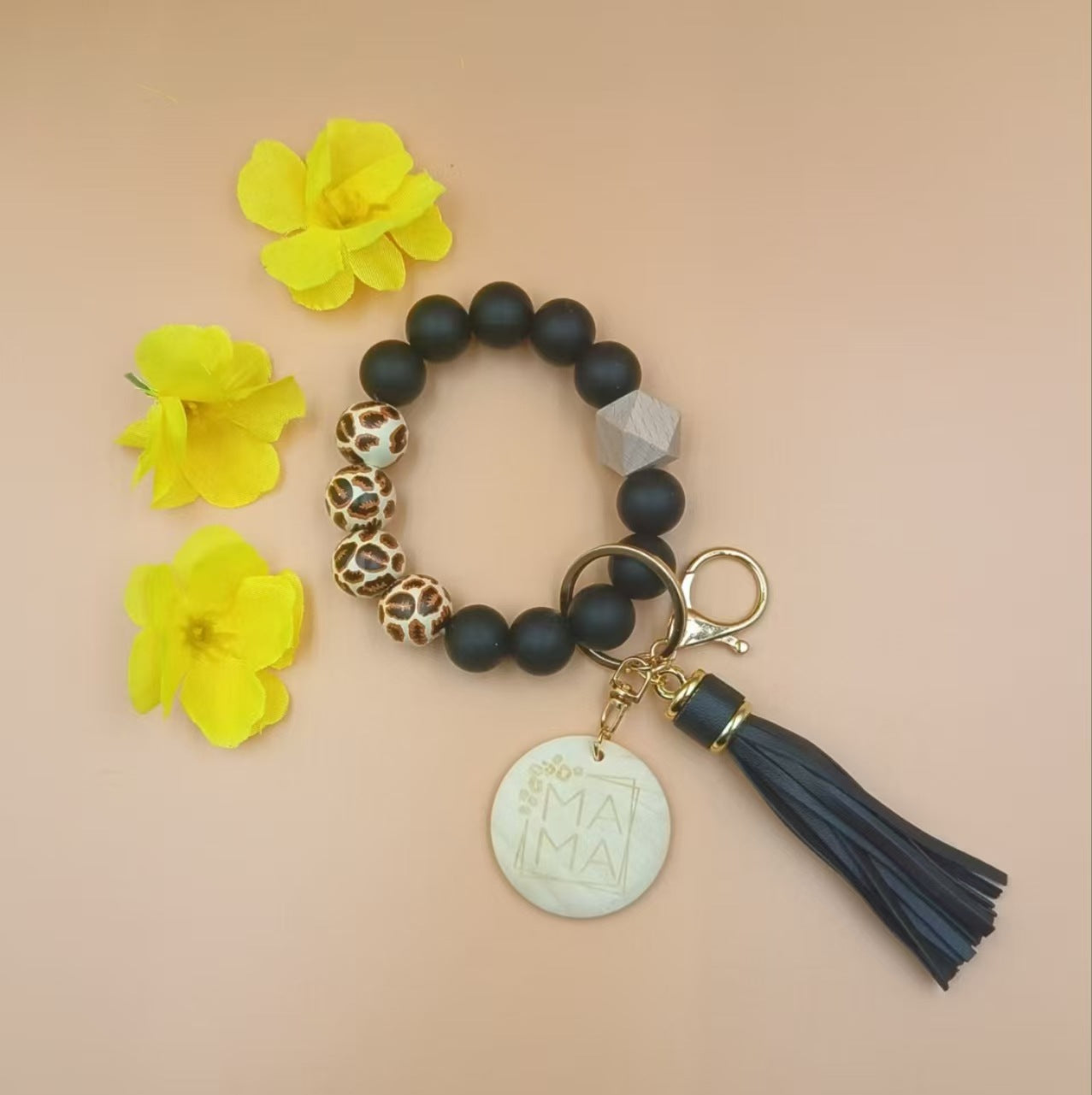 Wholesale Chic Purple Silicone Bead Tassel Keychain Bag Charm With Wooden MAMA Pendant Casual Gift For Couple Car Key Accessory Resale
