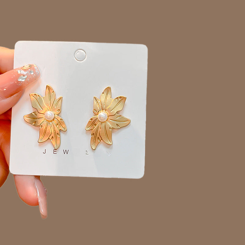 Wholesale ins personality retro French flower heart earrings