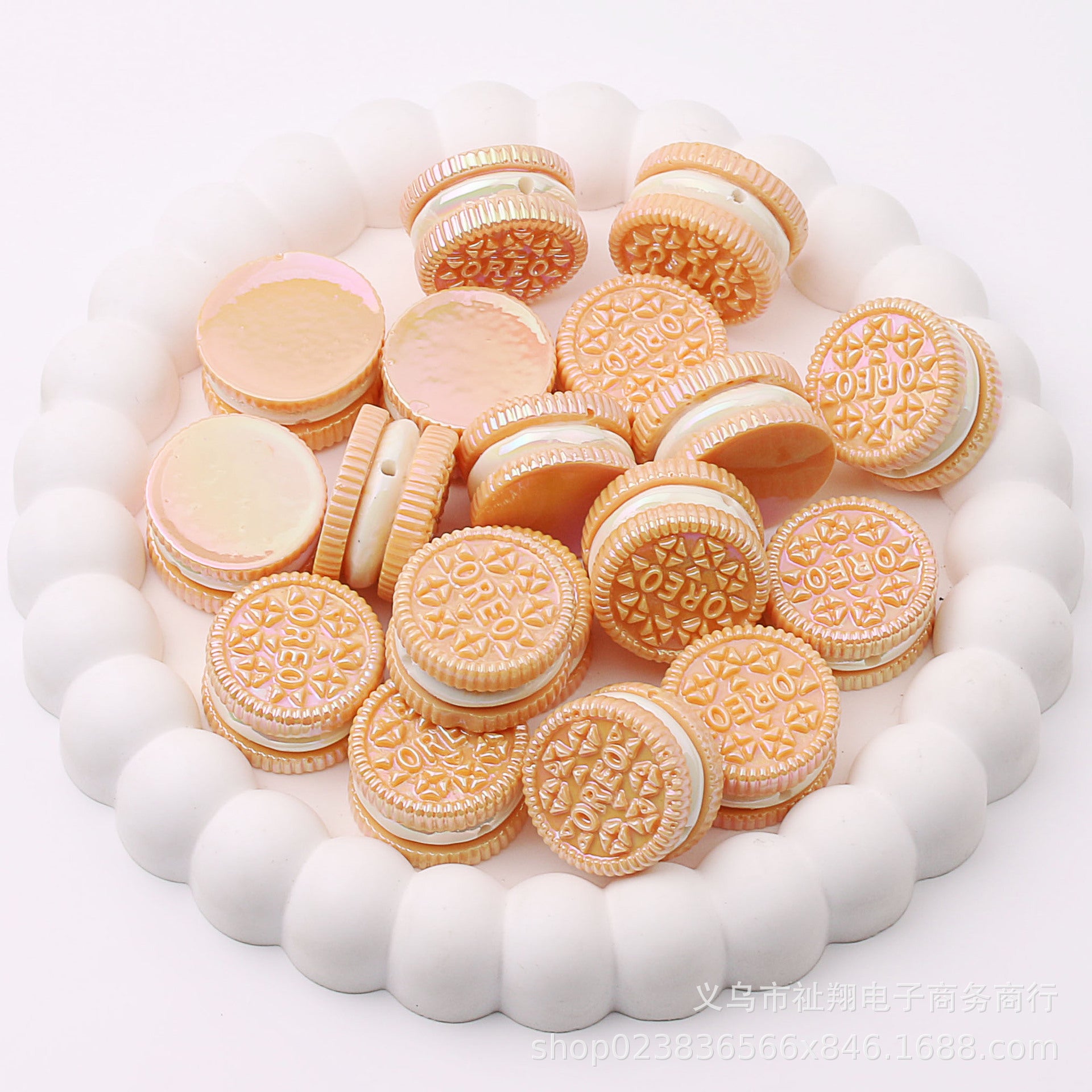 Wholesale 100pcs/pack Resin Through-hole UV Color-plated Macron Sandwich Biscuit DIY Beads