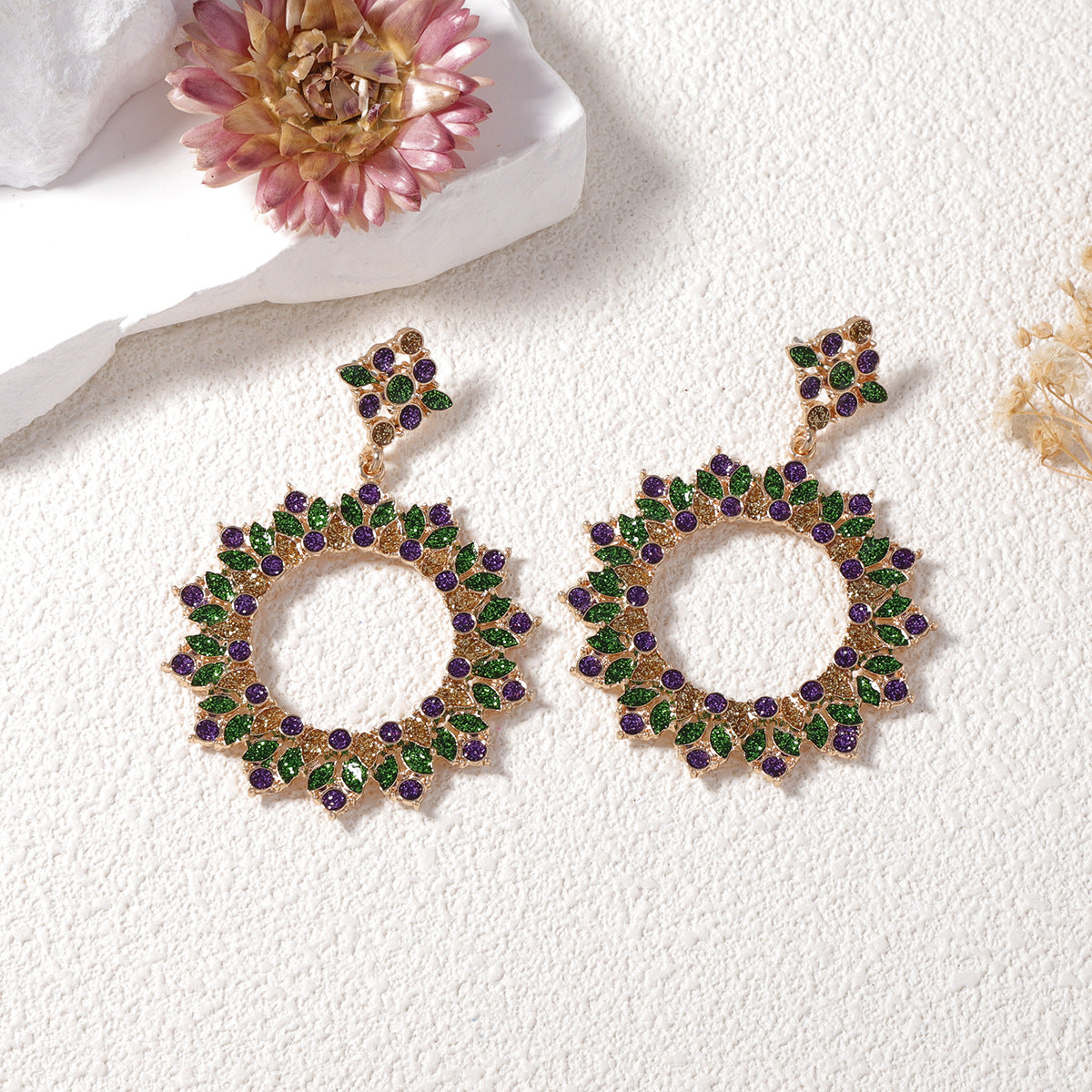 Wholesale Carnival Simple Fashion Alloy Full Diamond Geometric Flower Flower Earrings