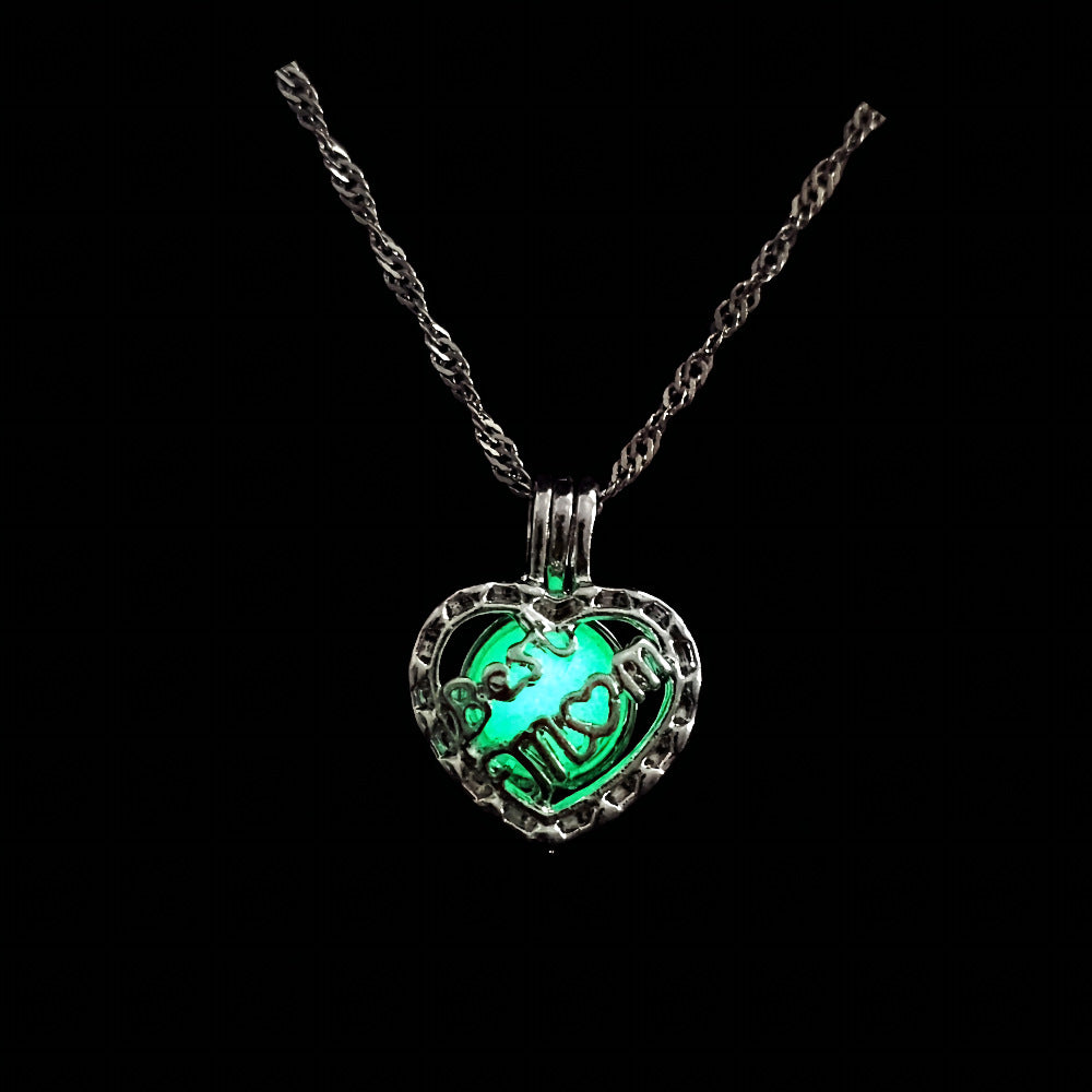 Wholesale Mother' s Day Hollow Luminous Necklace Pendant Heart MOM Alloy Necklace