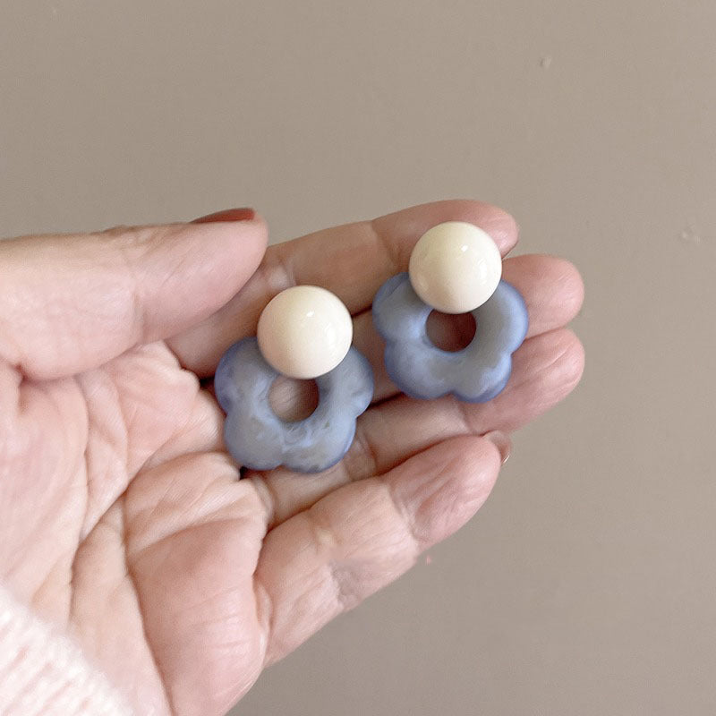 Wholesale Contrast Color Flower Simple Versatile Earrings