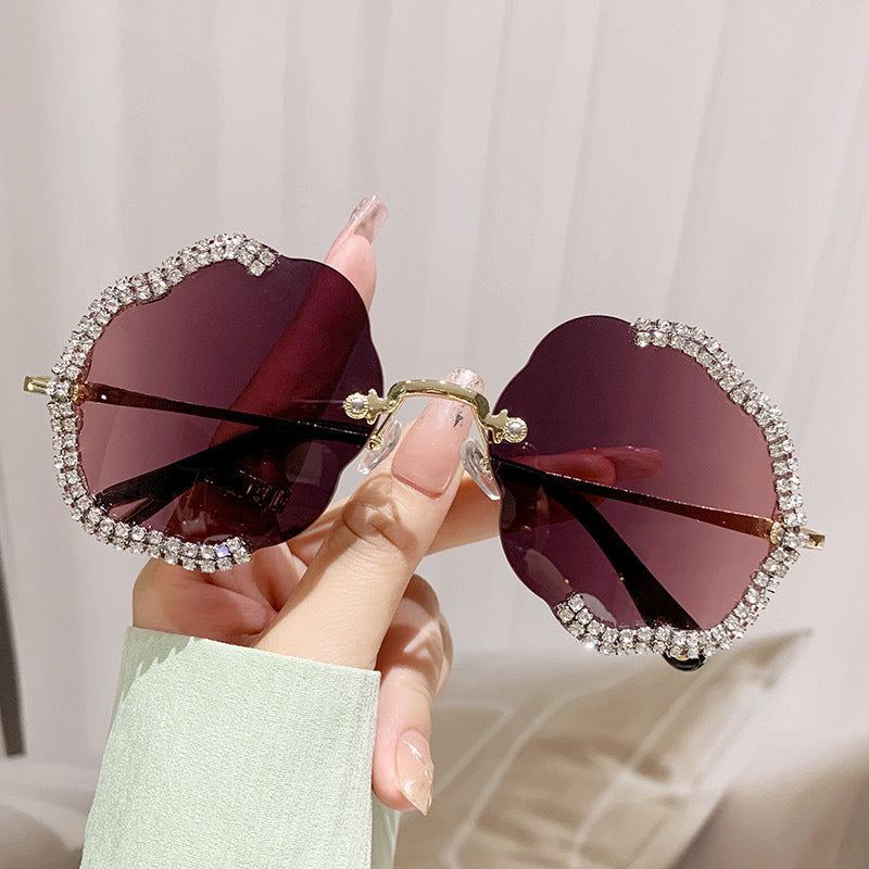 Wholesale Polygonal Shaped Diamond Cut Edge Frameless Flower Wave Sunglasses