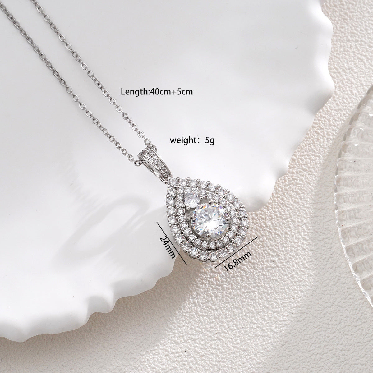 Wholesale Women' s Necklace Love Fresh Simple Clavicle Chain Pendant