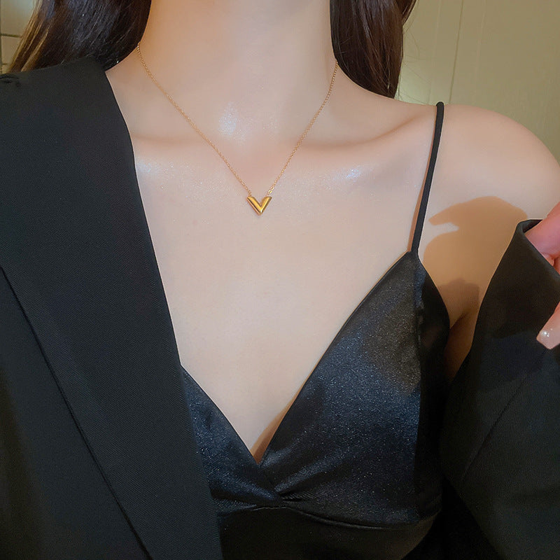 Wholesale Gold Titanium Steel V-Shaped Earrings and Necklace Fashion Set