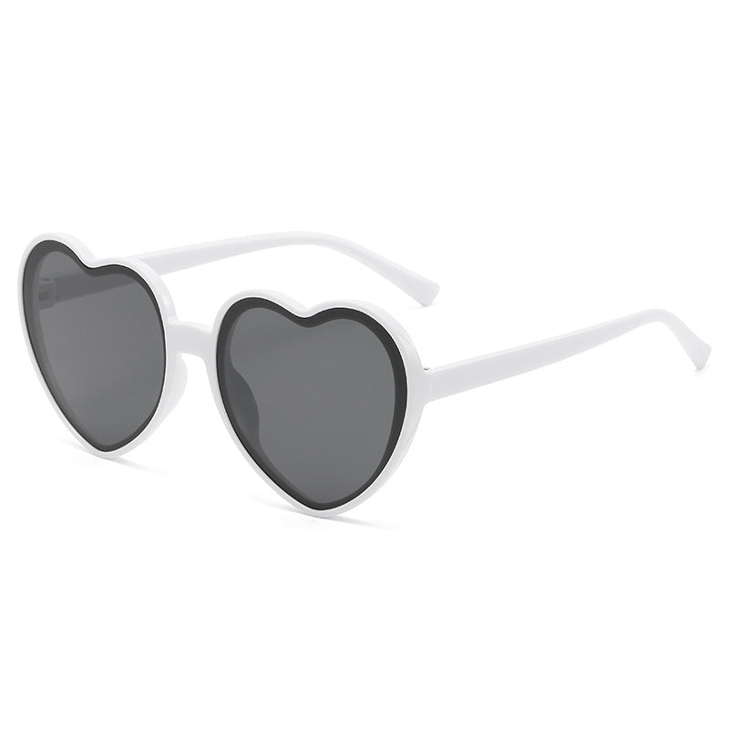 Wholesale Fashionable and classic heart sunglasses