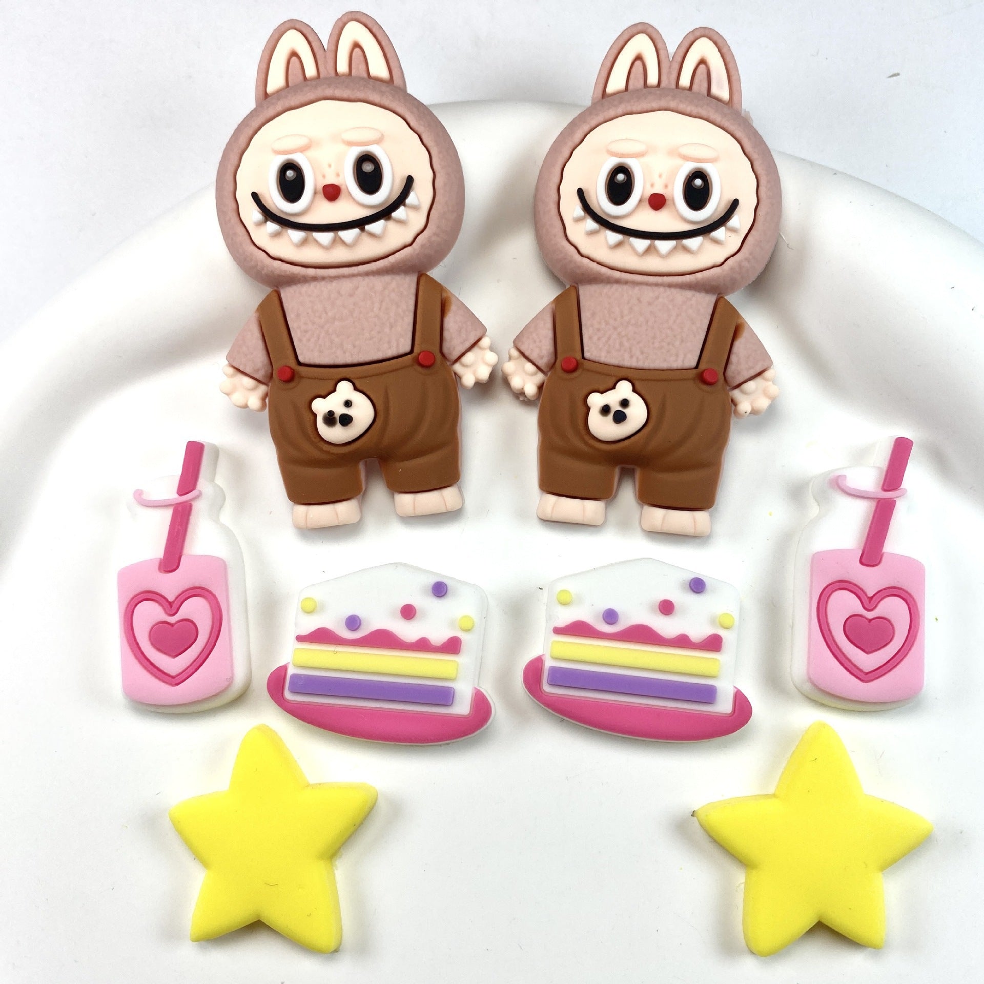 Wholesale Cute Cartoon Clogs Accessories &  Buckles DIY OLY Exclusive