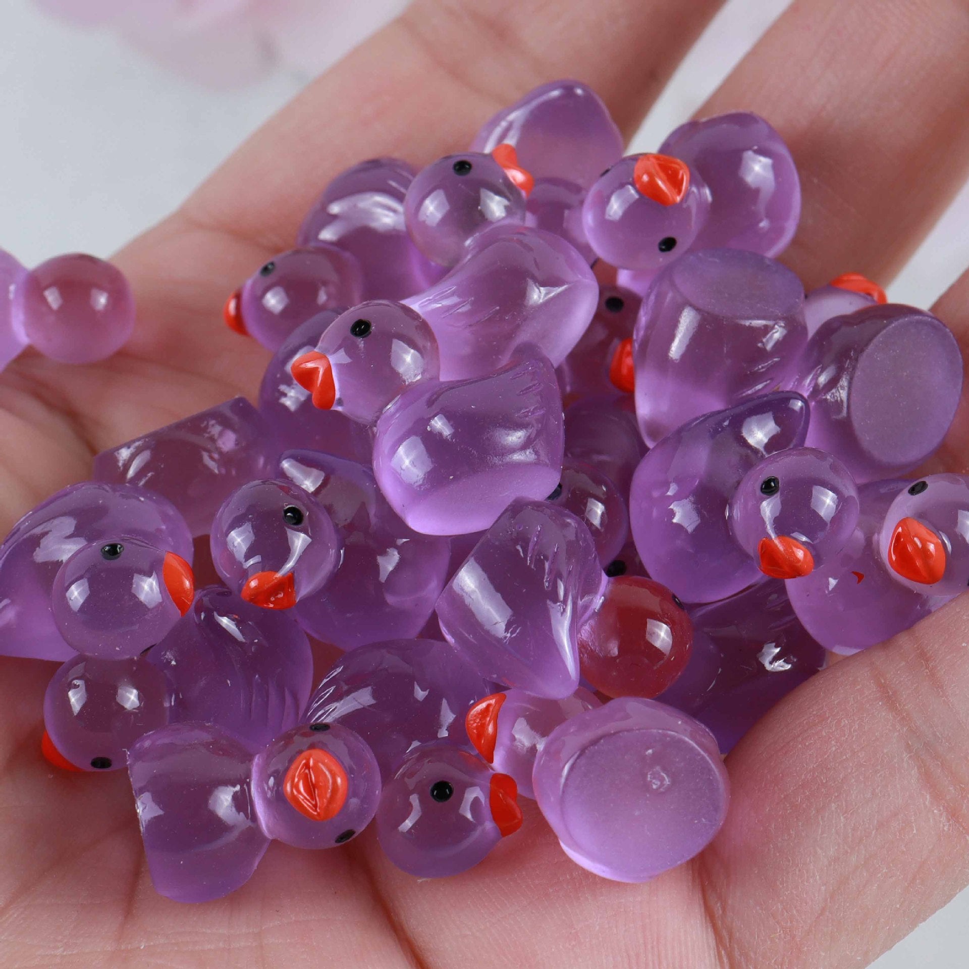 Wholesale 20pcs Wholesale Resin Glow-in-the-dark Cartoon Three-dimensional Duckling DIY Car Key Chain Decoration