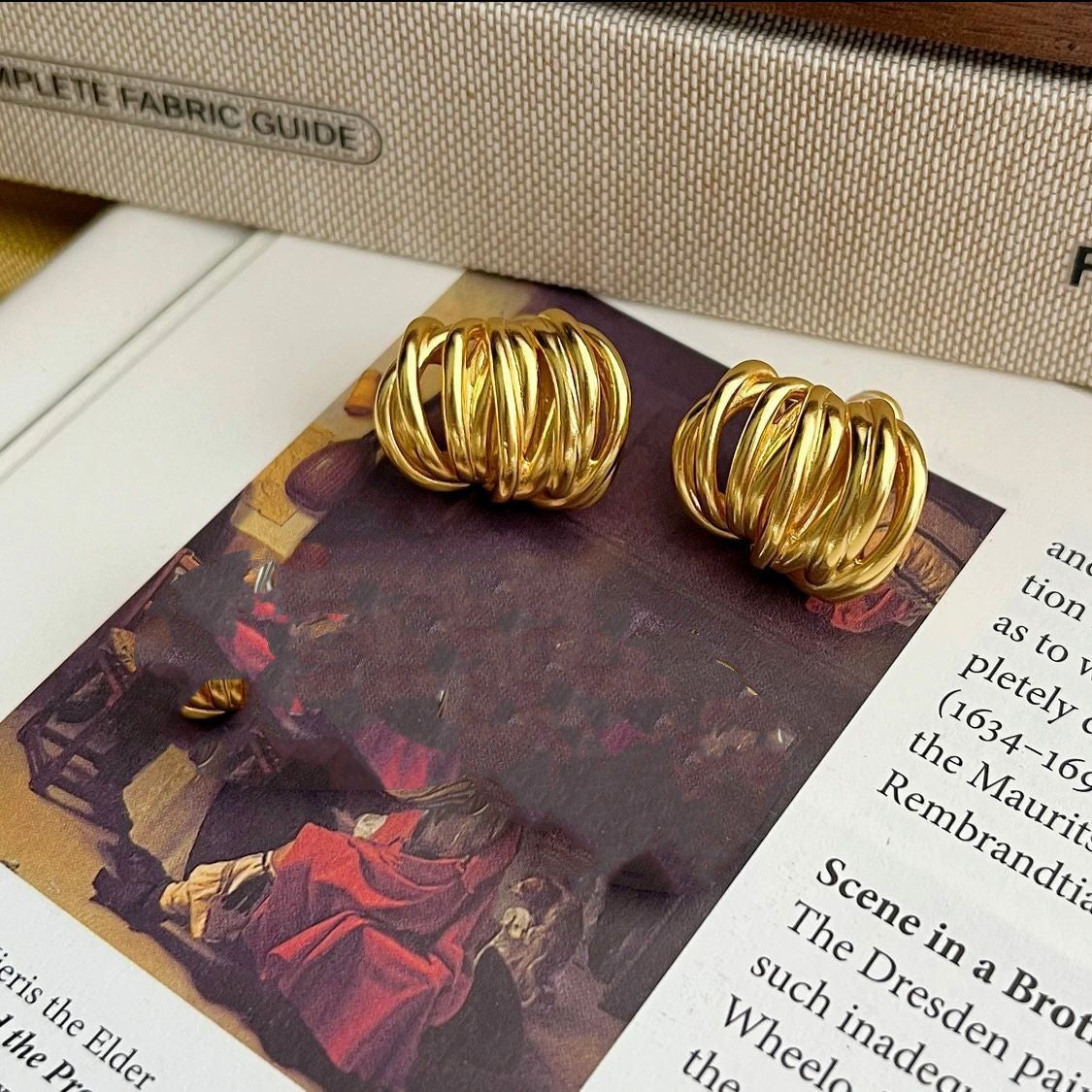 Wholesale C-shaped metal heavy duty vintage earrings