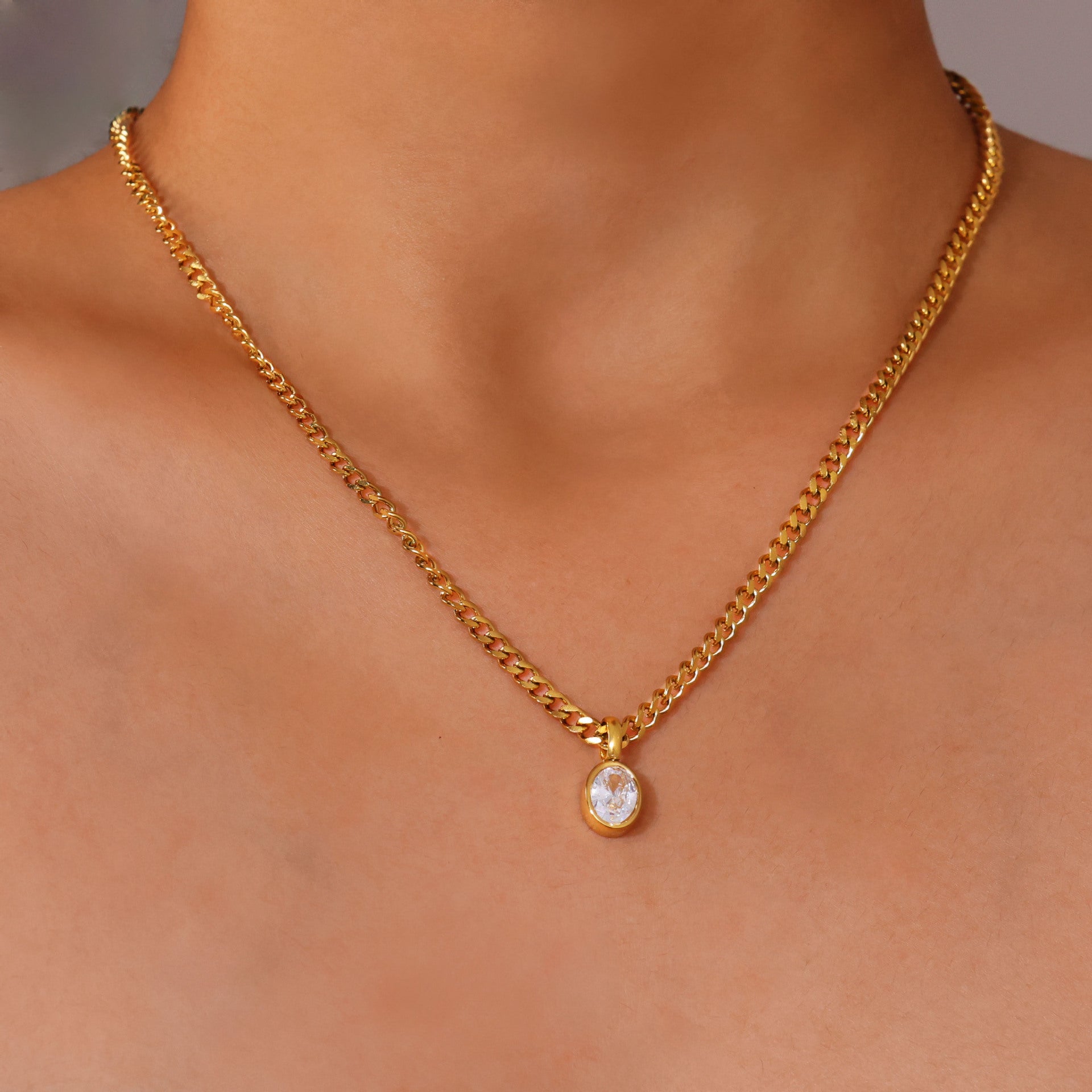 Wholesale Retro lock oval single diamond titanium steel necklace