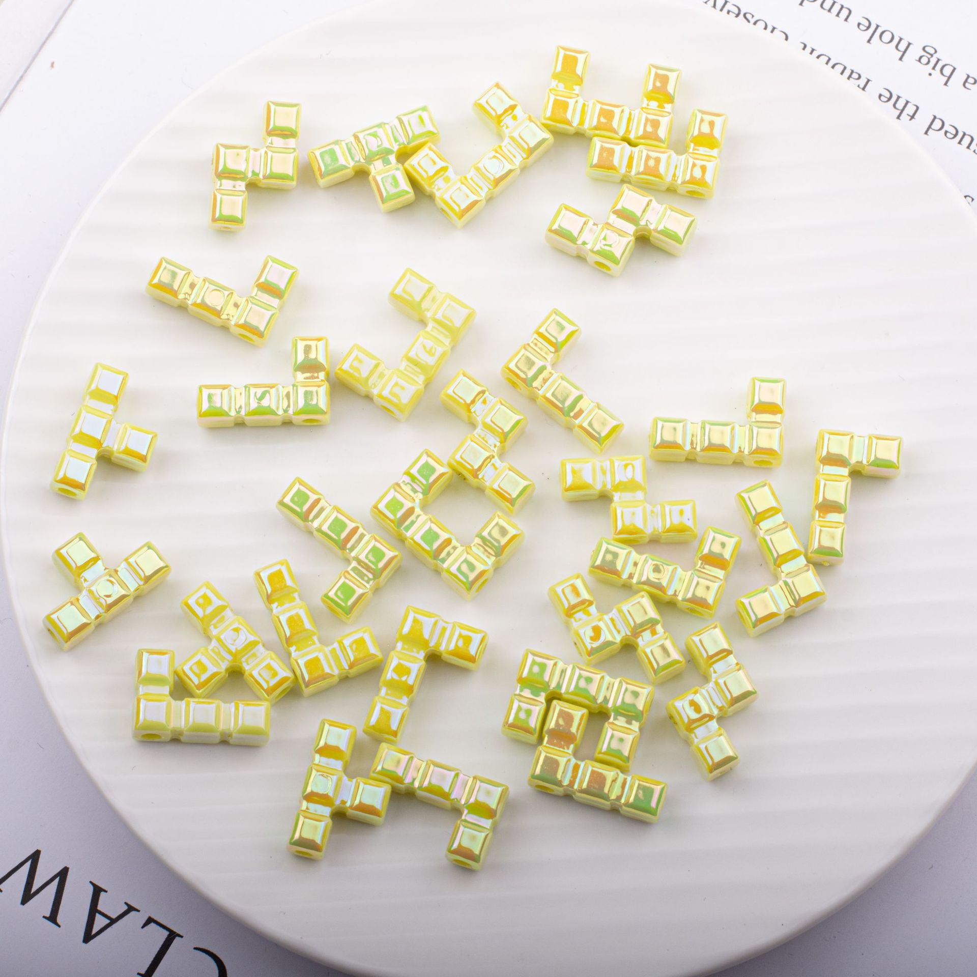 Wholesale Acrylic Cartoon Owl Head Straight Hole Beads