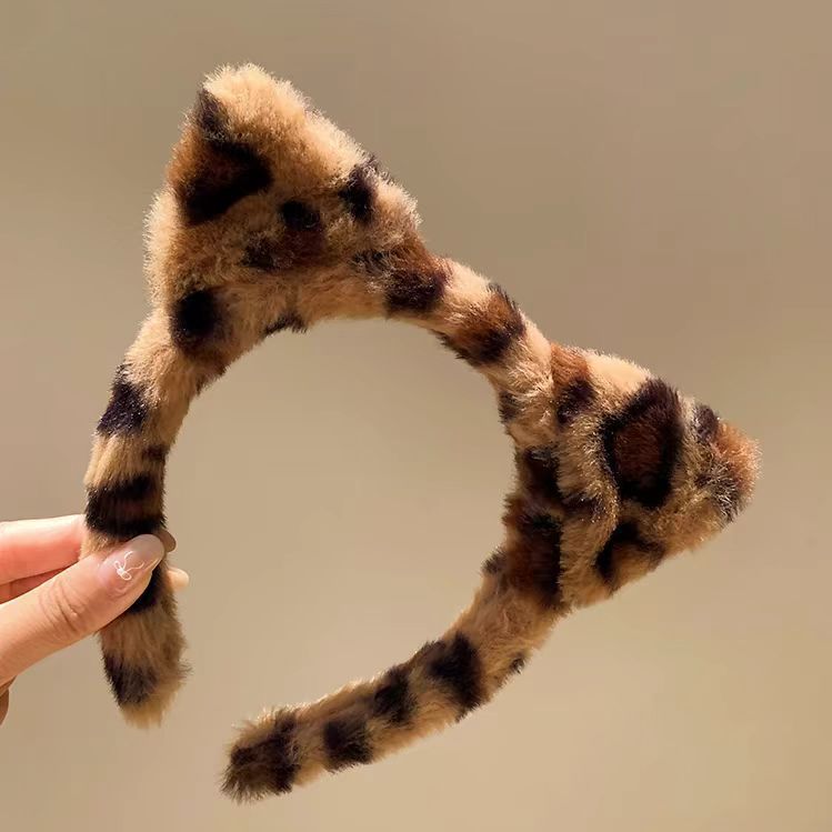 Wholesale Gold velvet plush leopard cat ear headband autumn and winter face washing headband cute girl hairpin headdress
