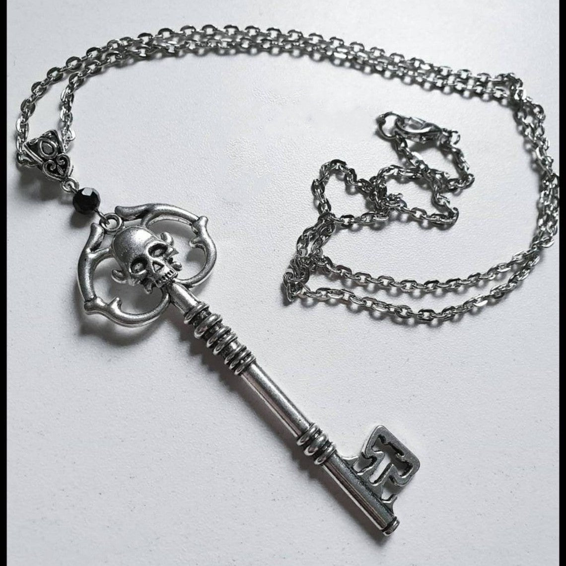Wholesale Gothic Antique Silver Skull Key Crystal Necklace