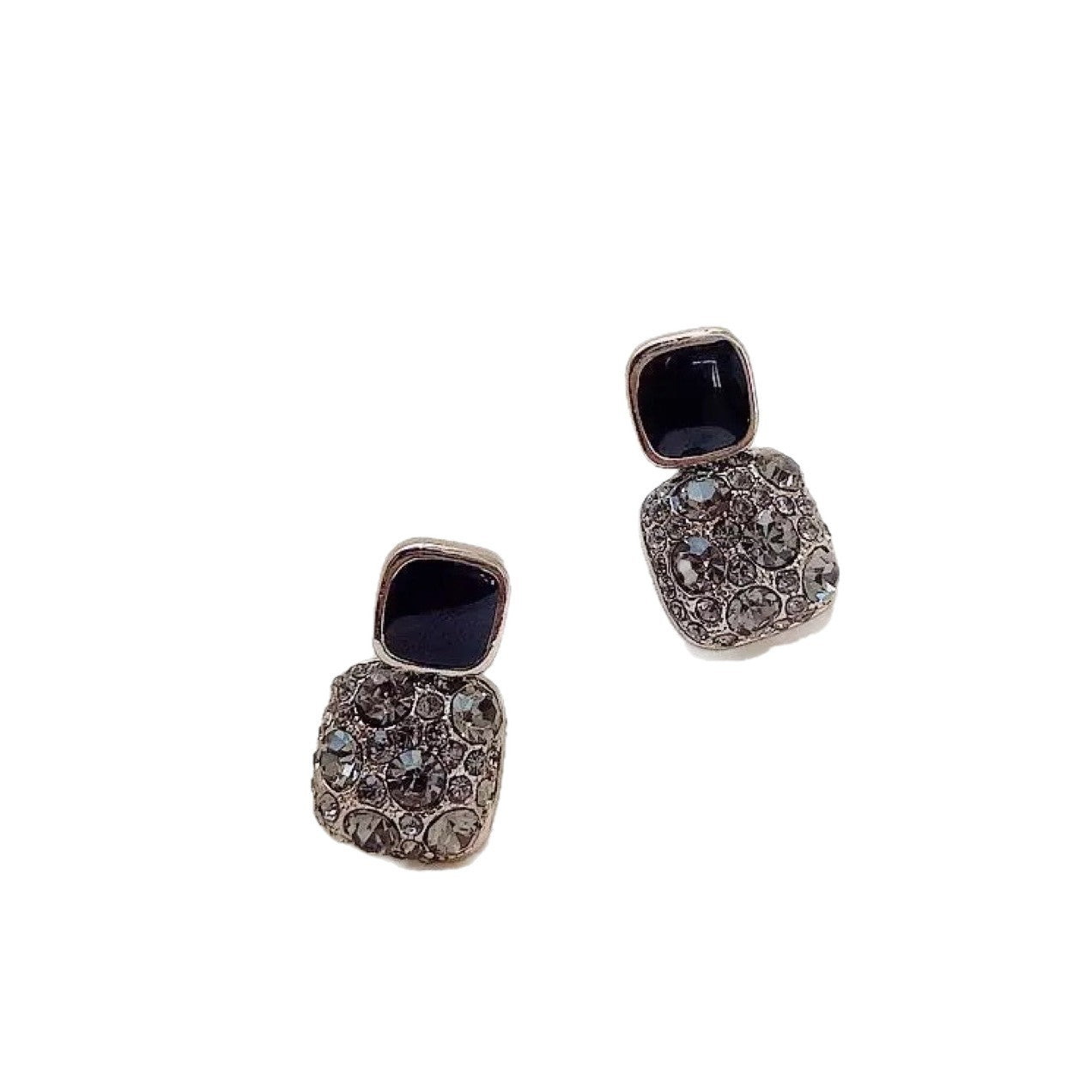 Wholesale Trendy Fashion Commuter Earrings,  Stylish and Unique Ear Studs